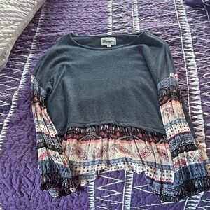 Wrangler Women's Mixed-Media Peasant Top in Charcoal with Patterned Sleeves